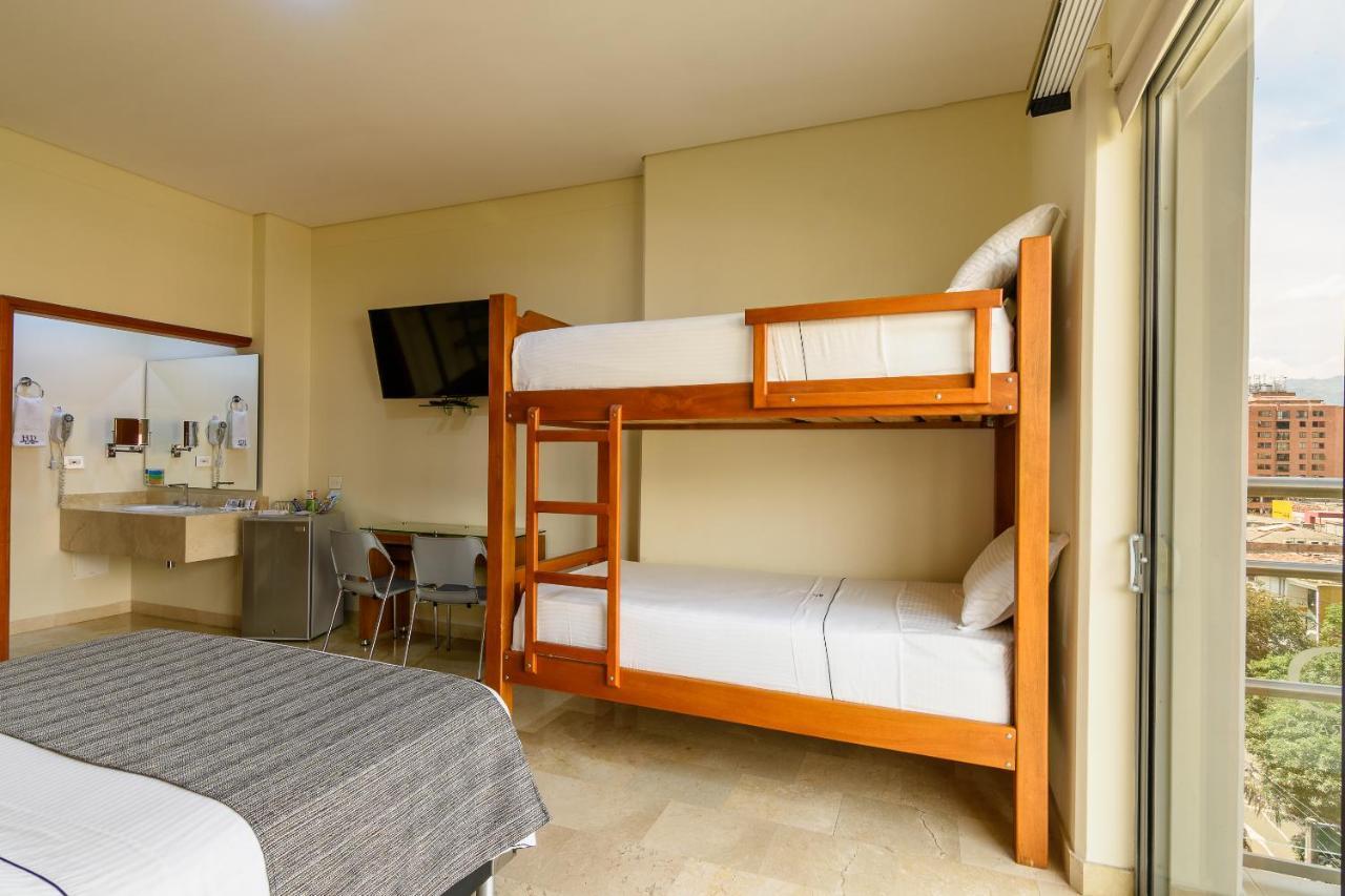 Hotel Dorado La 70 Меделин Екстериор снимка