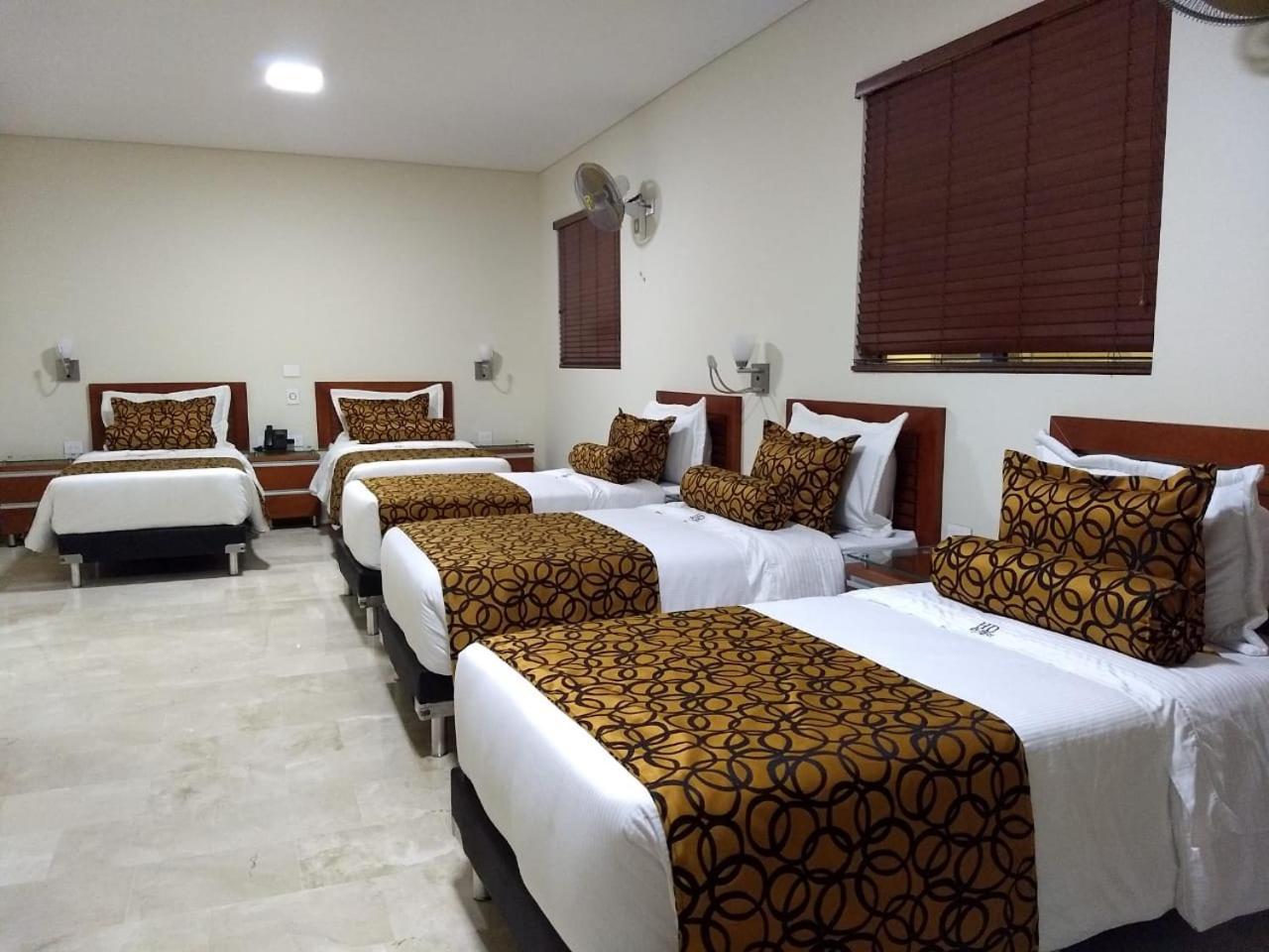 Hotel Dorado La 70 Меделин Екстериор снимка